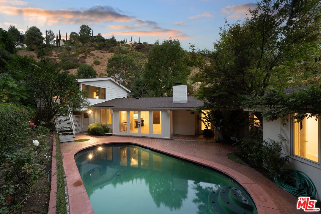 2133 EL ROBLE LN