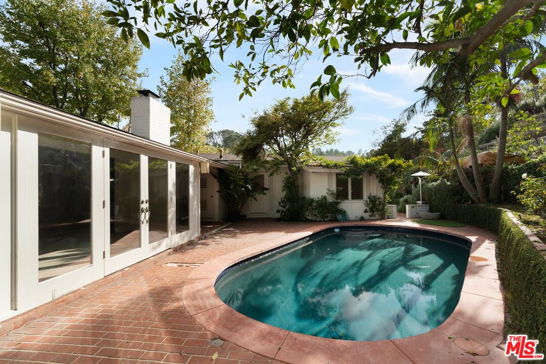 2133 EL ROBLE LN