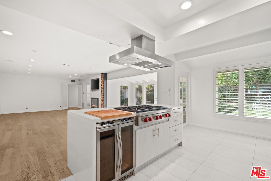 2133 EL ROBLE LN