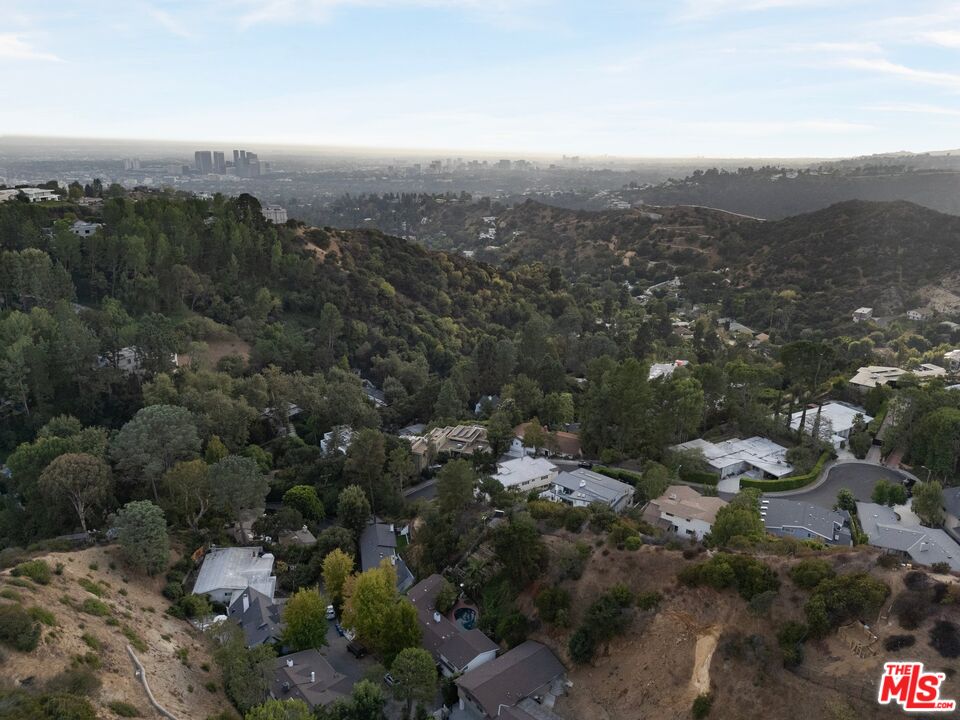 2133 EL ROBLE LN
