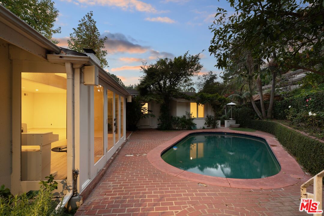 2133 EL ROBLE LN