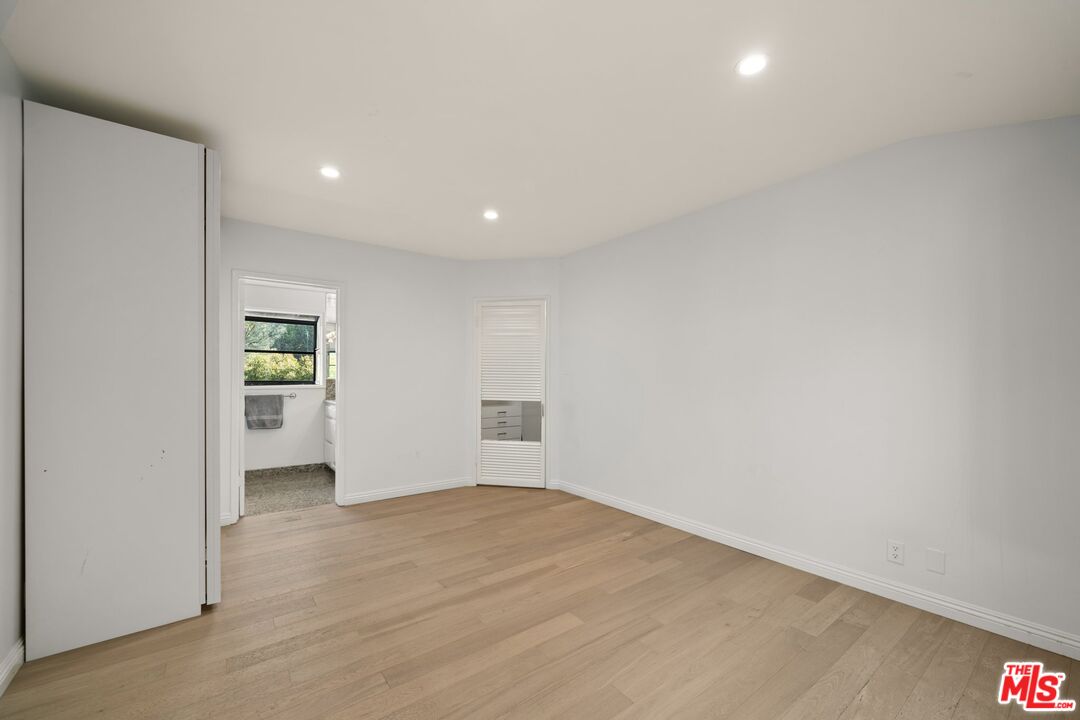 2133 EL ROBLE LN