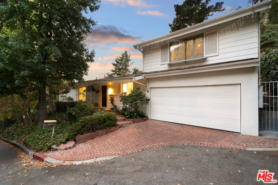2133 EL ROBLE LN
