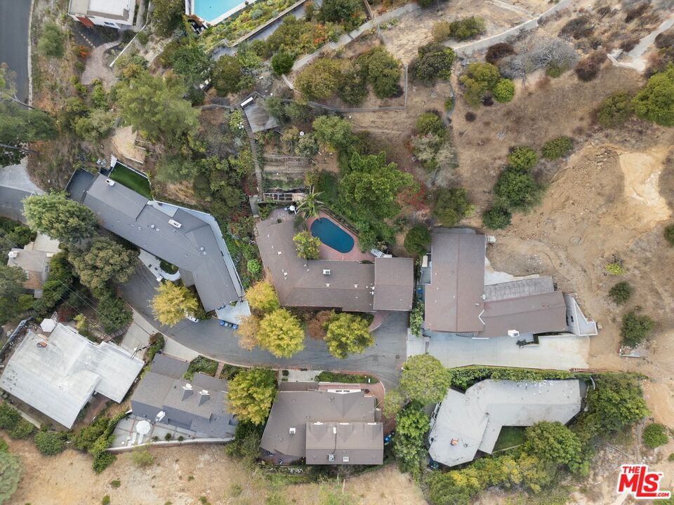 2133 EL ROBLE LN