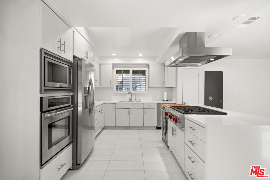 2133 EL ROBLE LN