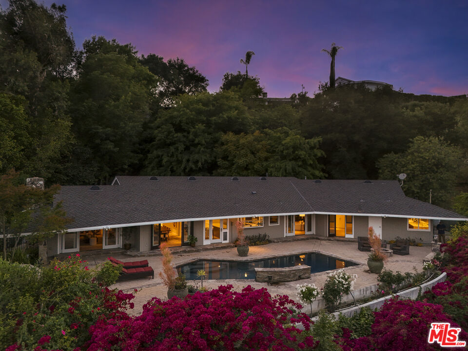4485 Woodley Ave