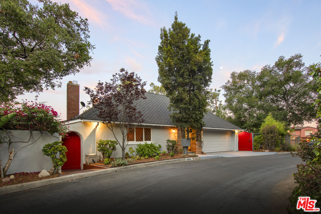 2882 Belden Dr