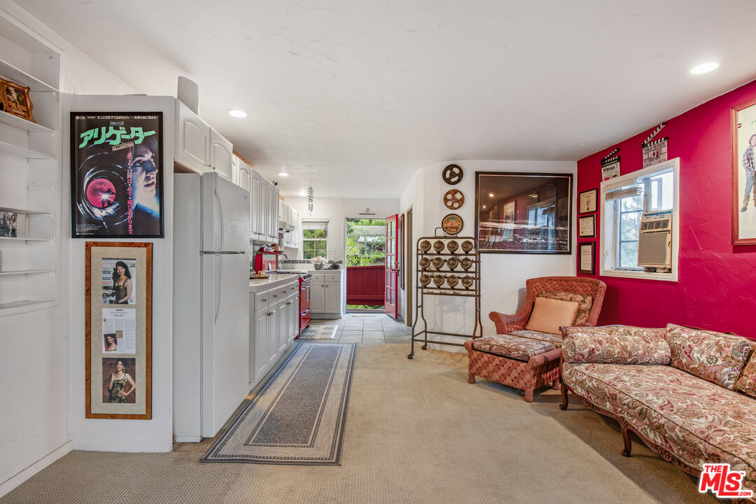 2882 Belden Dr