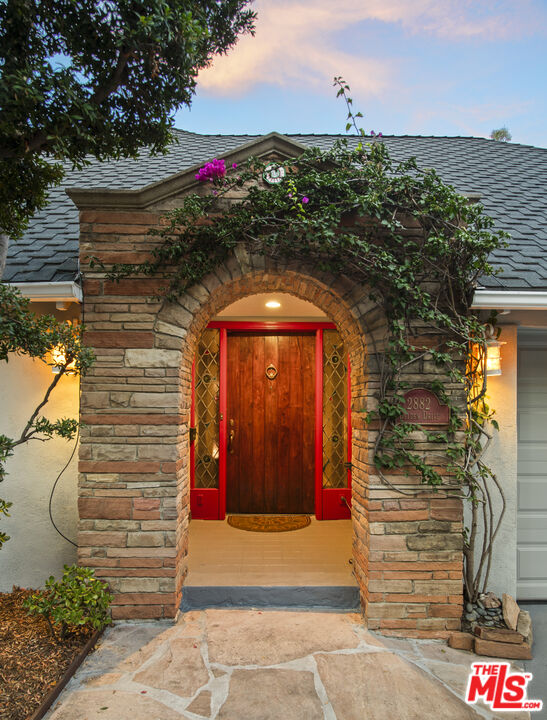 2882 Belden Dr