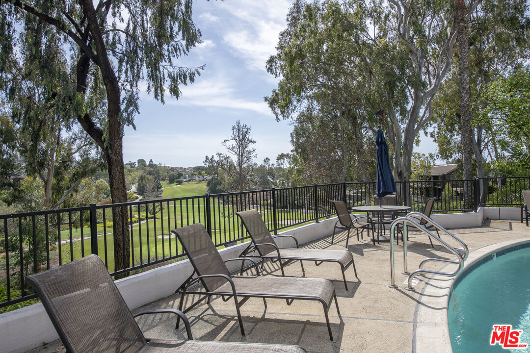 38 Sea Island Dr