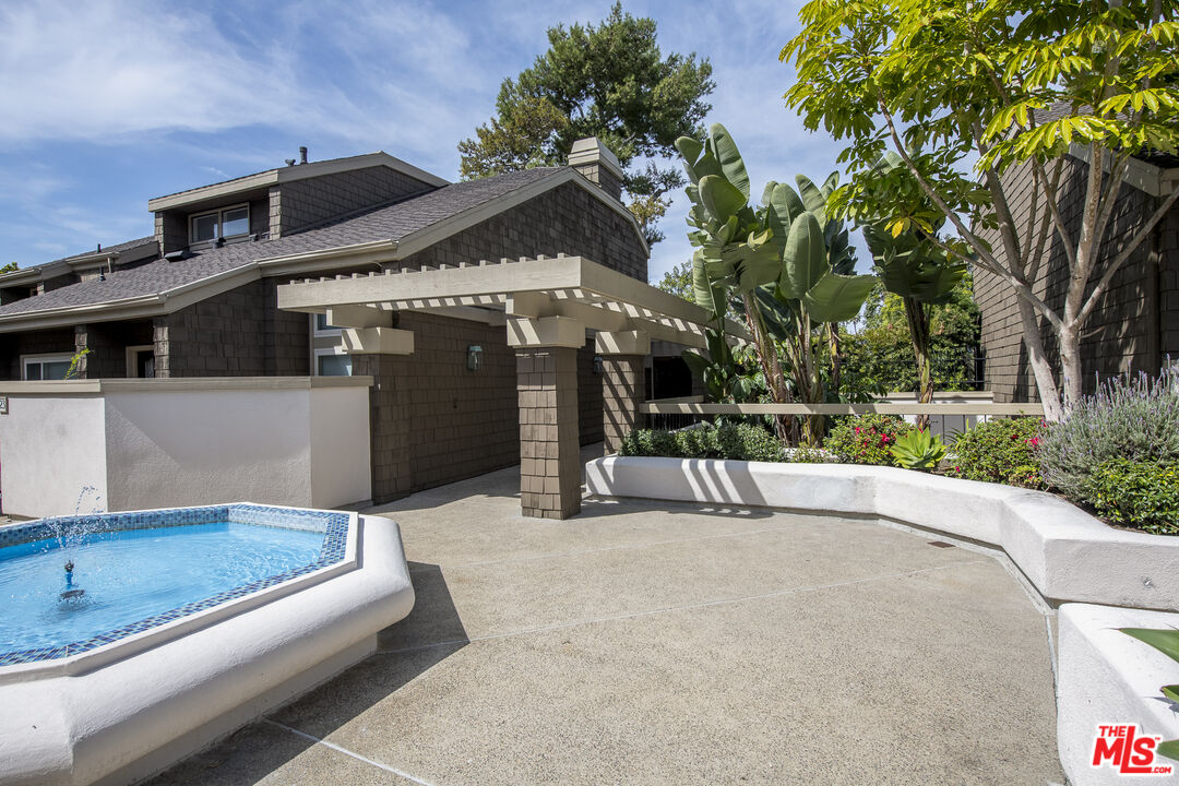 38 Sea Island Dr