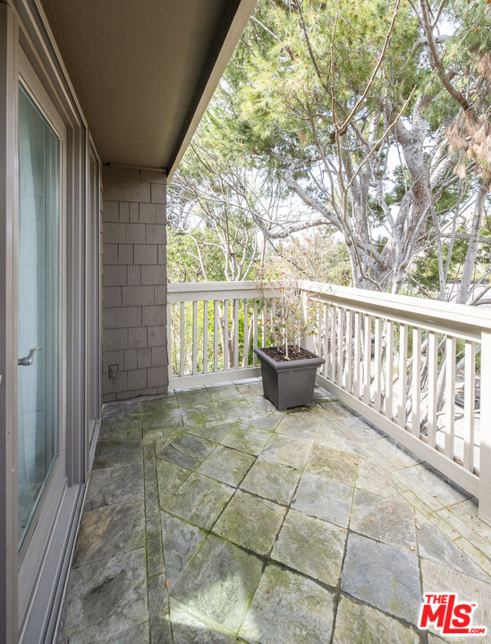 38 Sea Island Dr