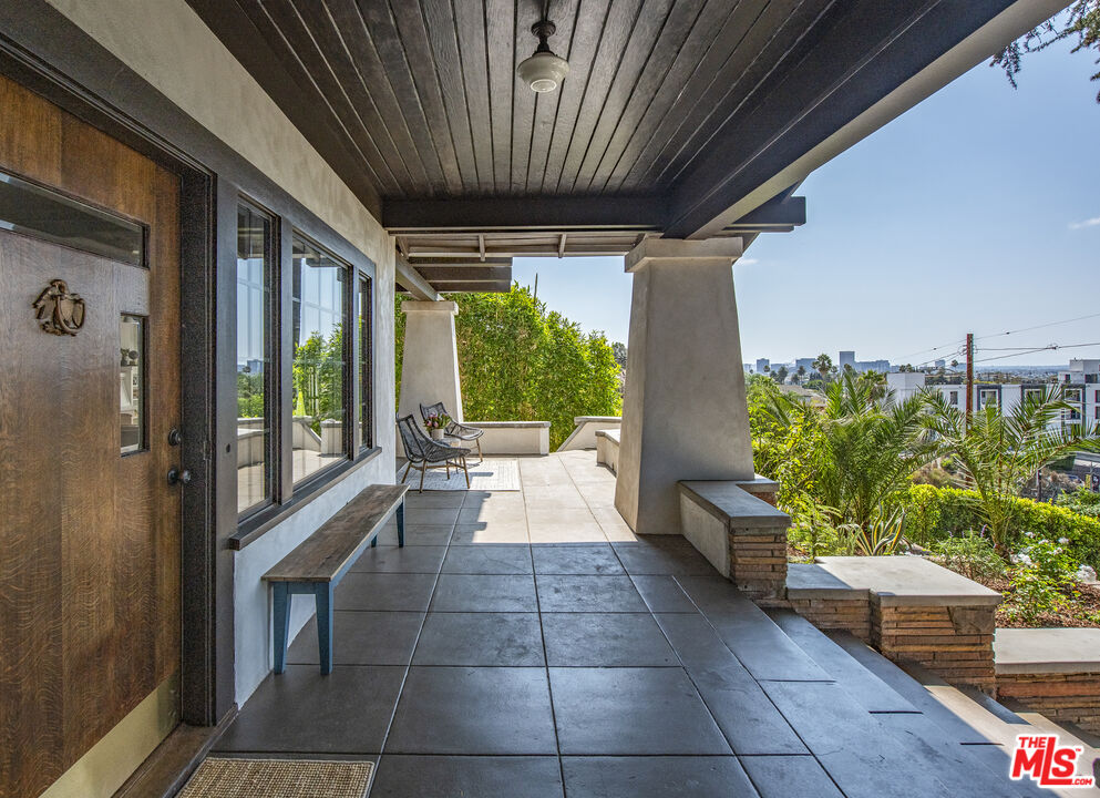1114 Coronado Ter