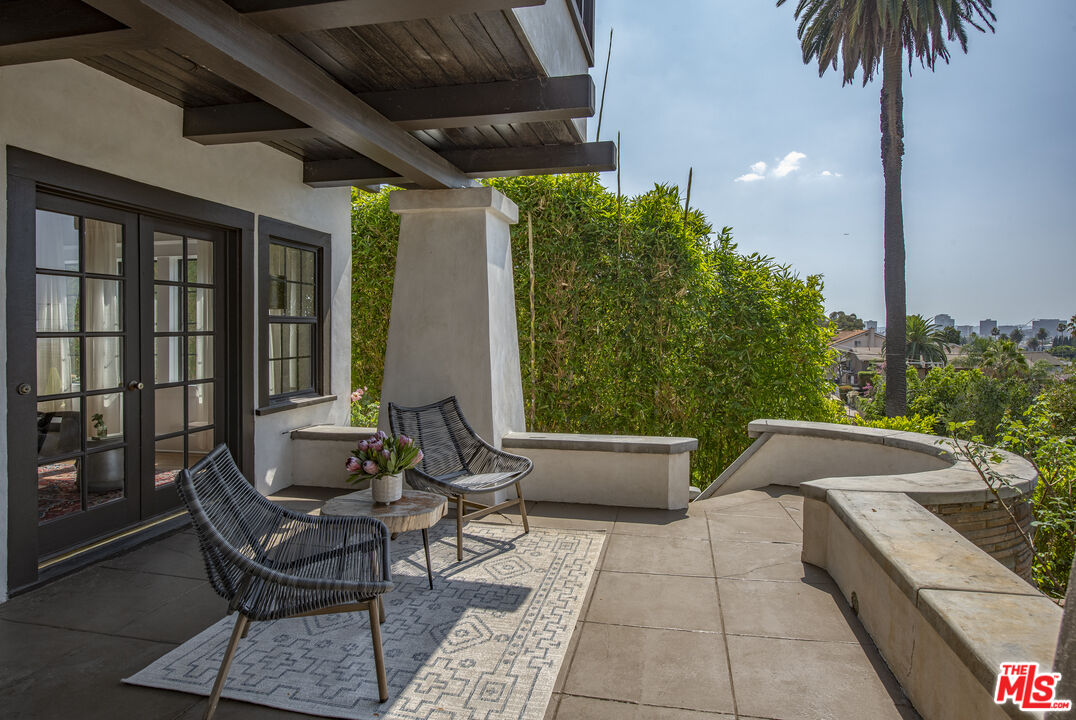 1114 Coronado Ter
