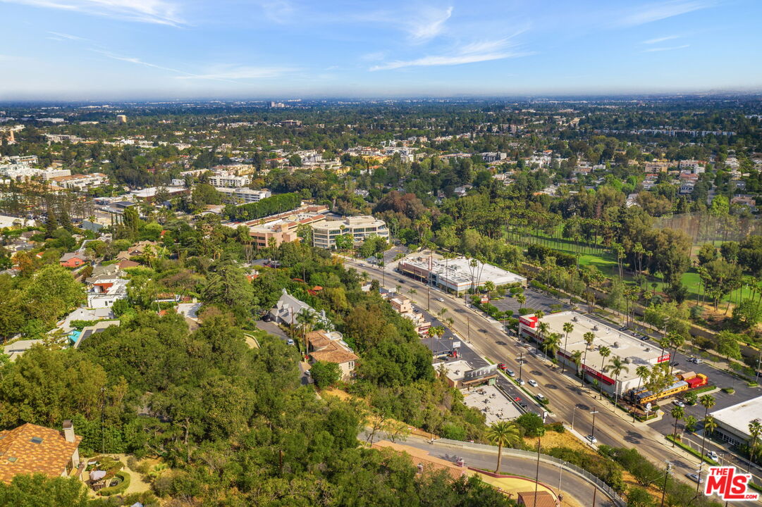 4036 Sunswept Dr