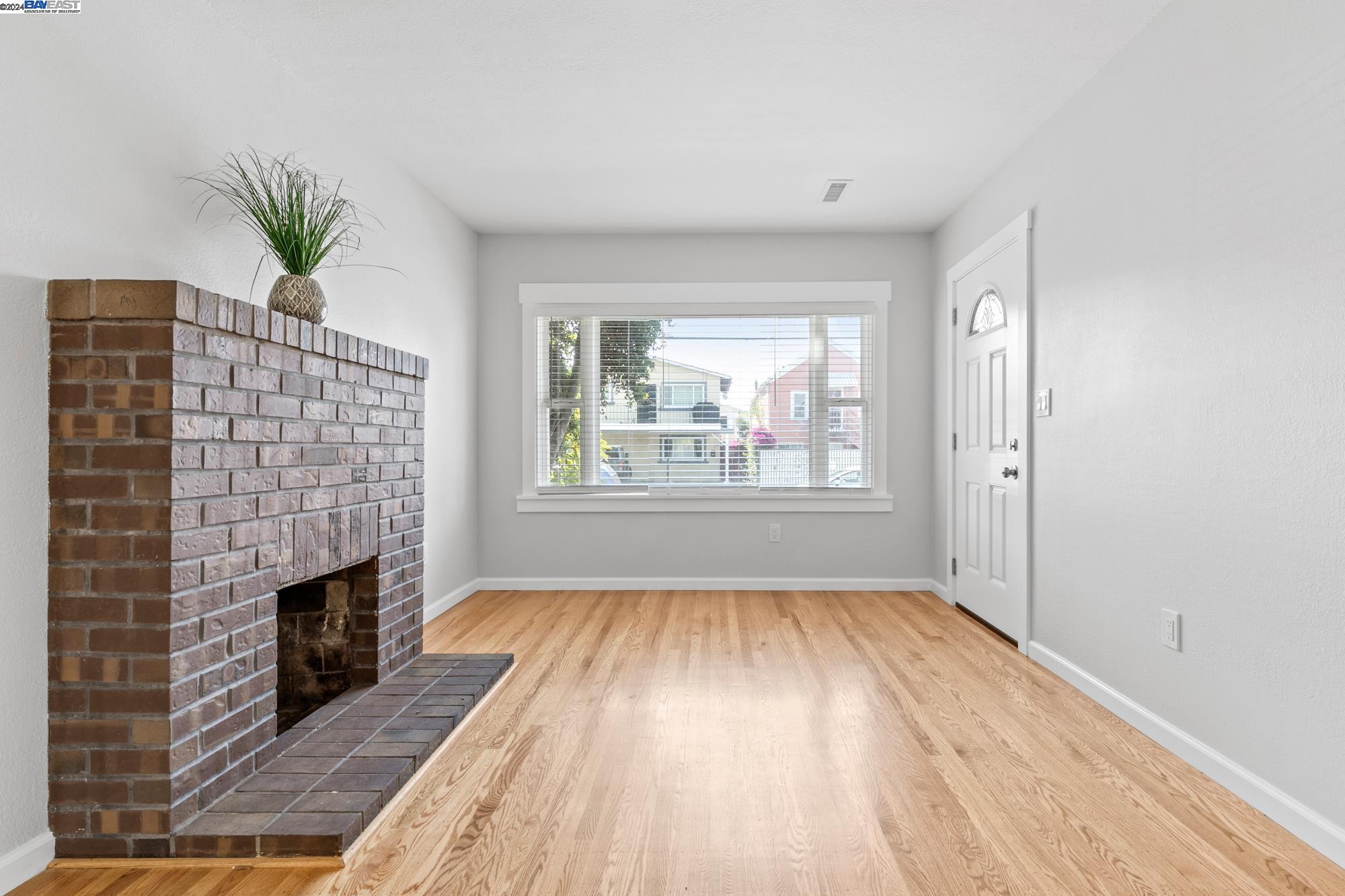 1119 Seminary Ave, Oakland