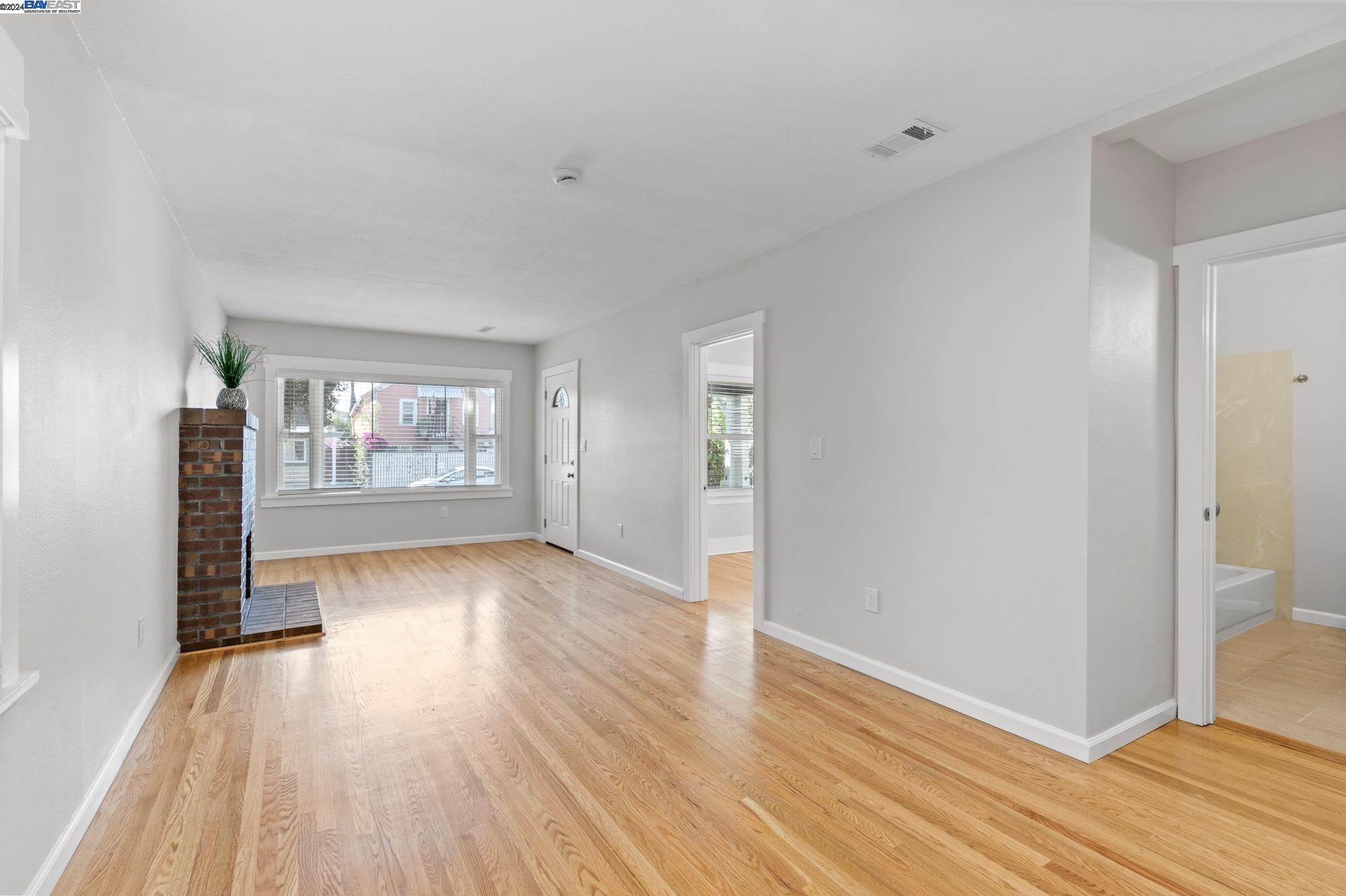 1119 Seminary Ave, Oakland