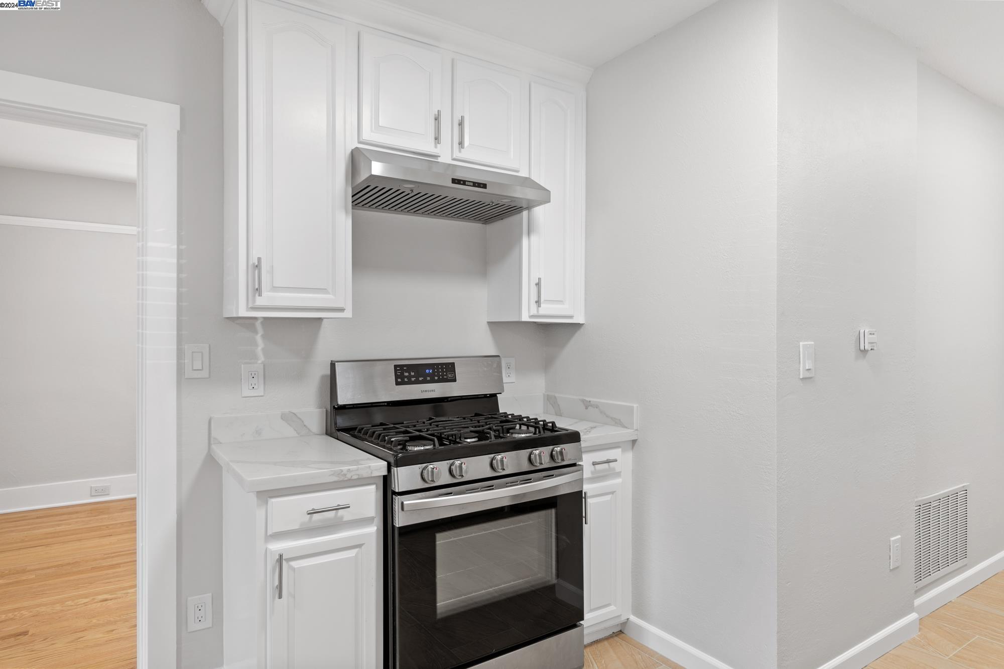 1119 Seminary Ave, Oakland