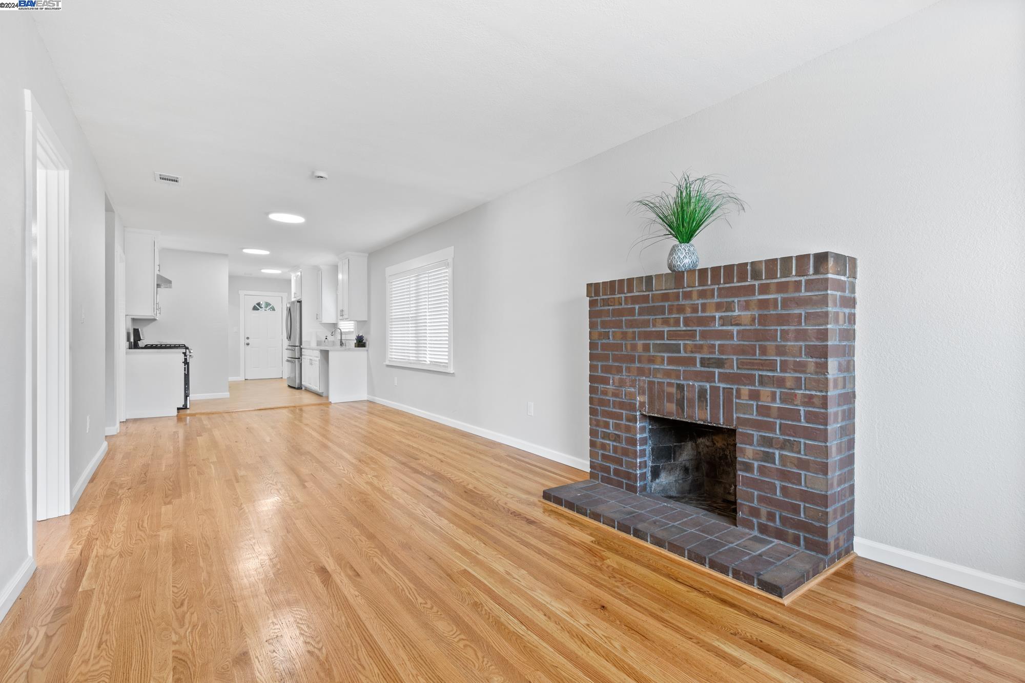 1119 Seminary Ave, Oakland