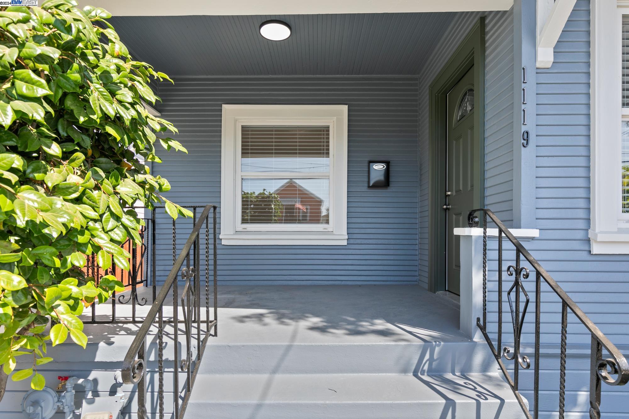 1119 Seminary Ave, Oakland