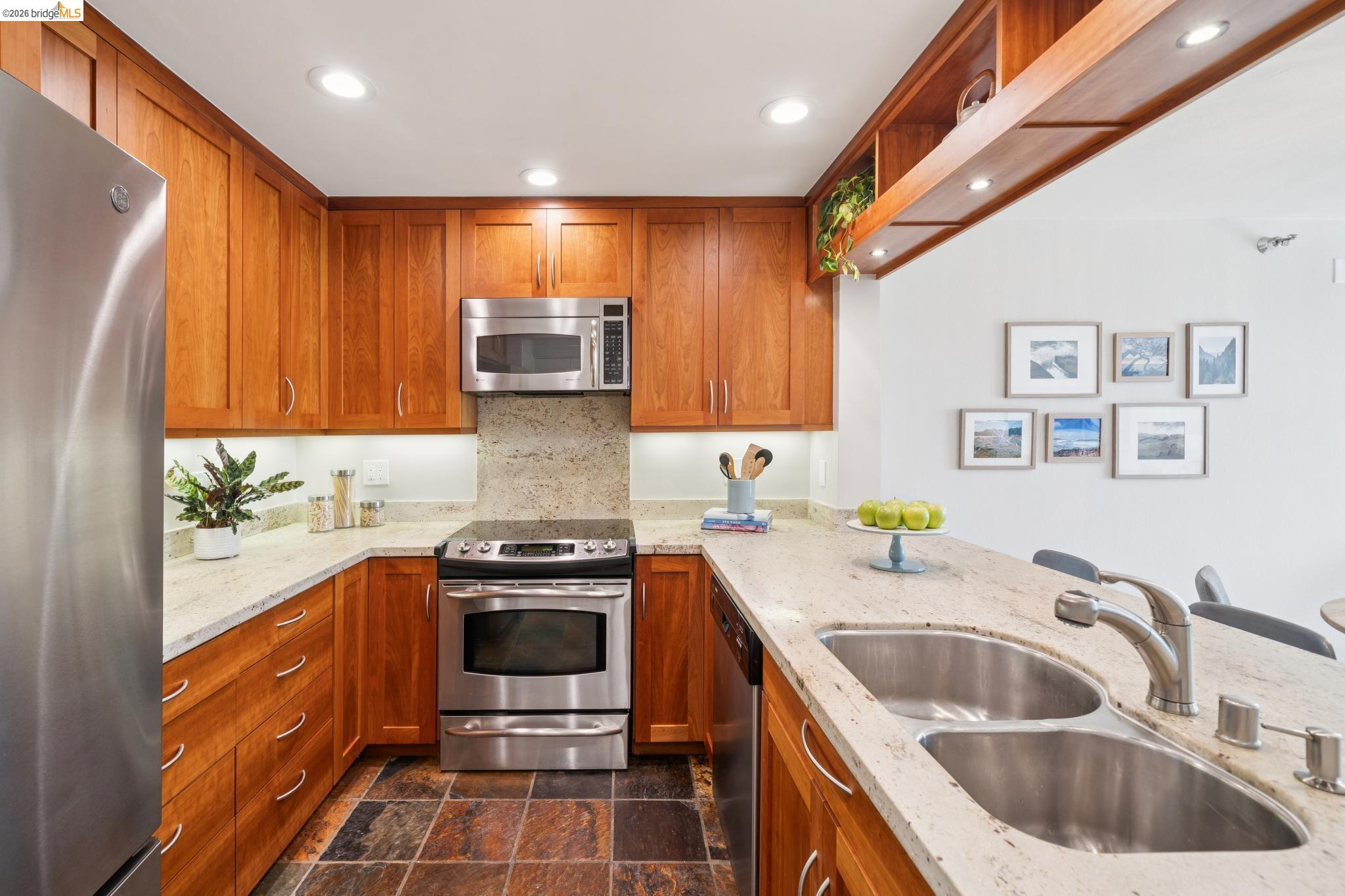 1205 Melville Square # 108