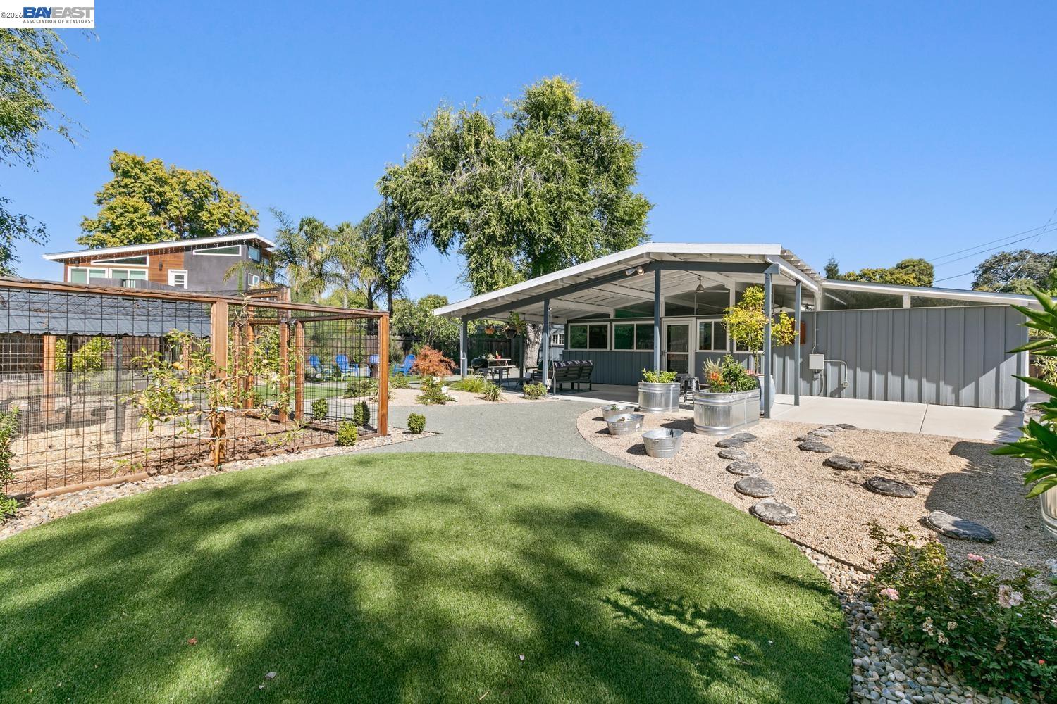 1992 Heaton Cir