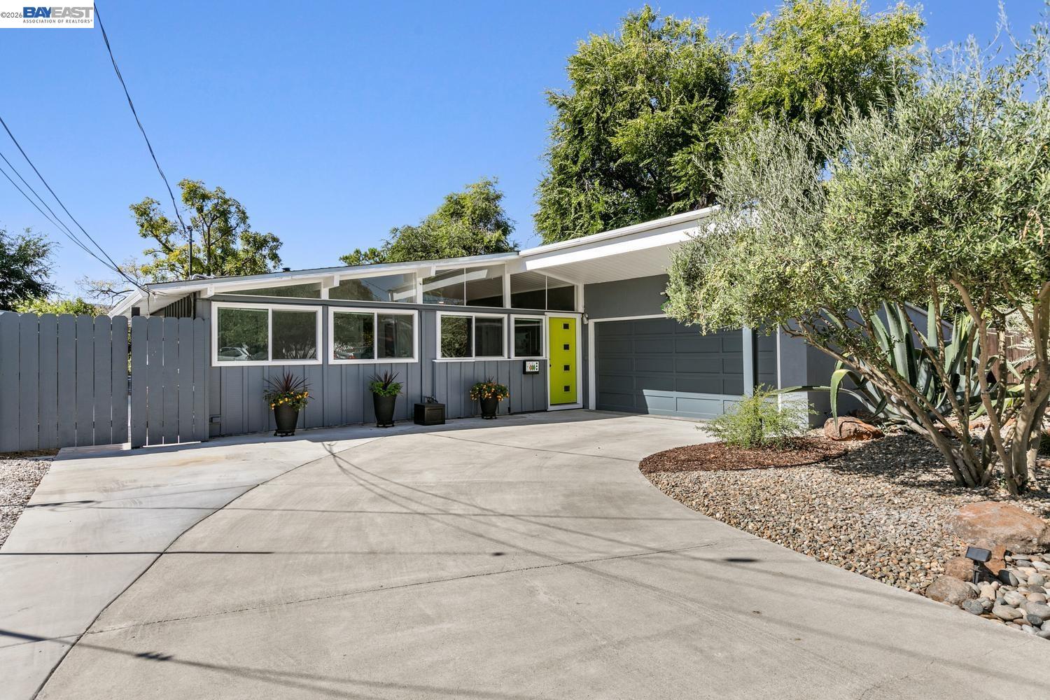 1992 Heaton Cir