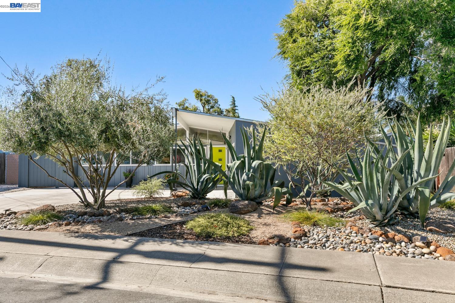 1992 Heaton Cir