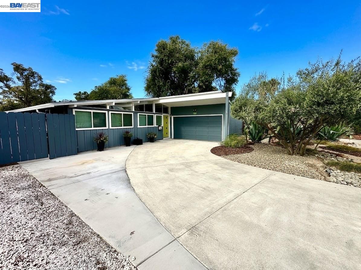 1992 Heaton Cir
