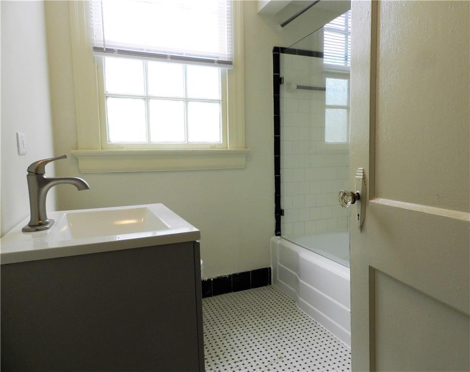1216 MARENGO Street 2-B