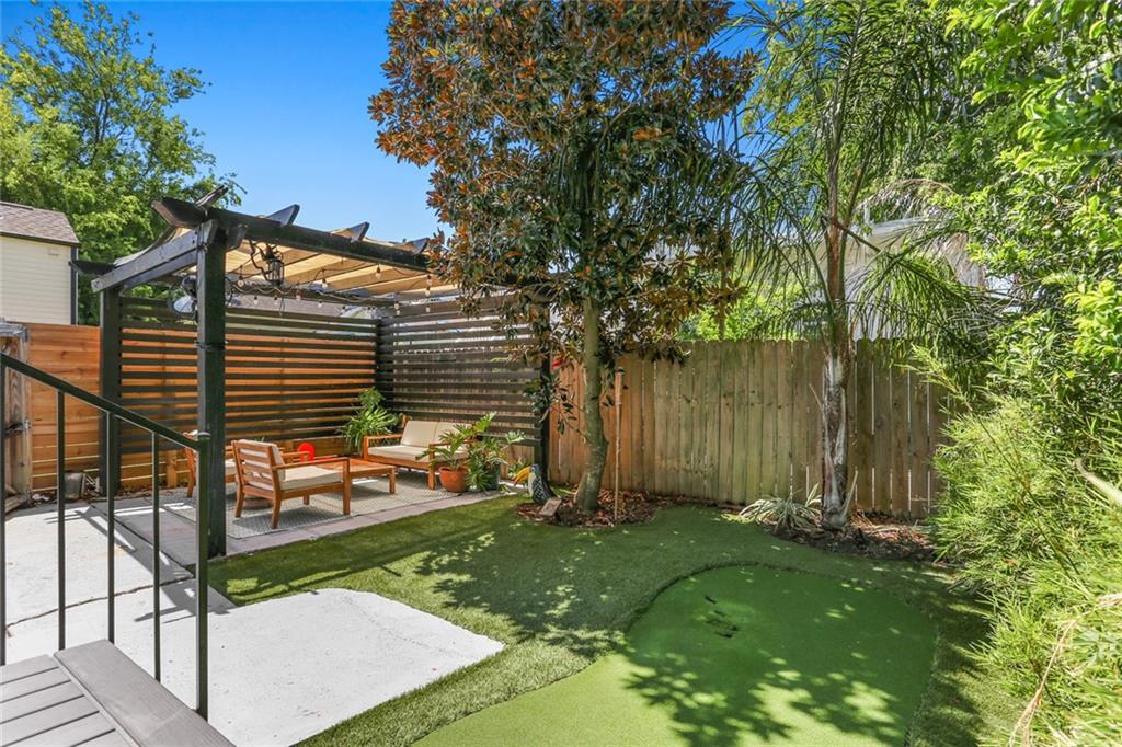 1928 DELACHAISE Street