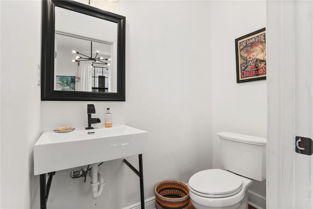 1928 DELACHAISE Street