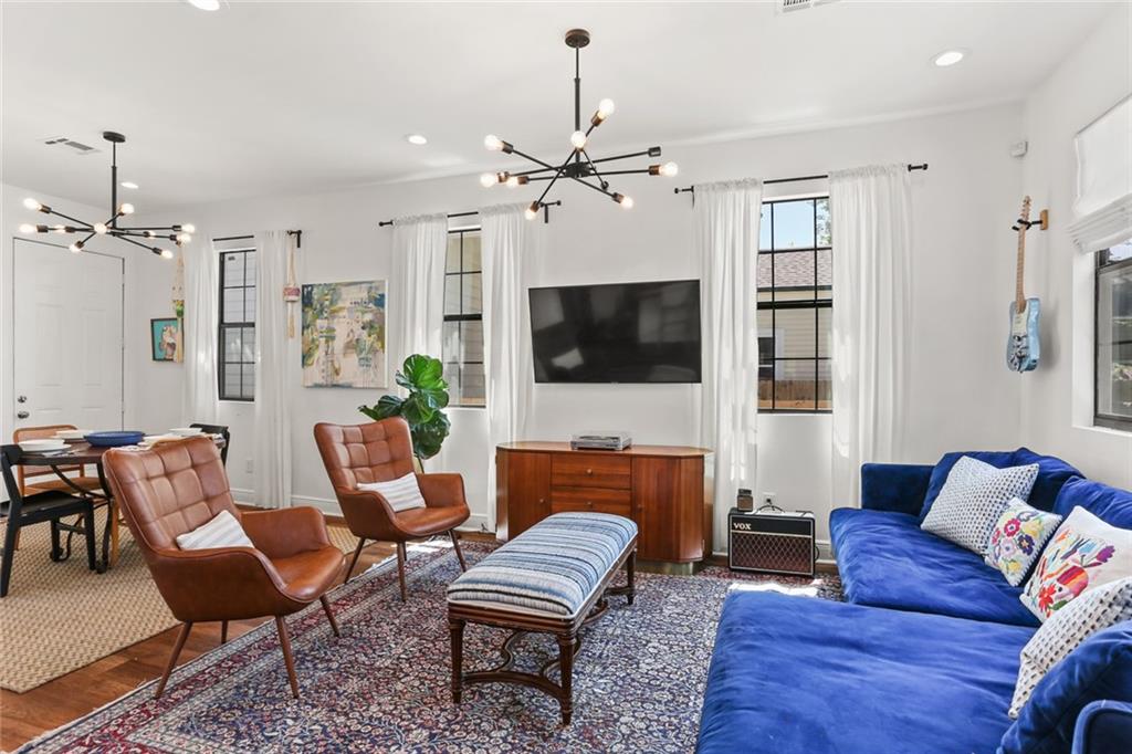 1928 DELACHAISE Street