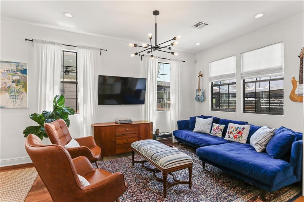 1928 DELACHAISE Street