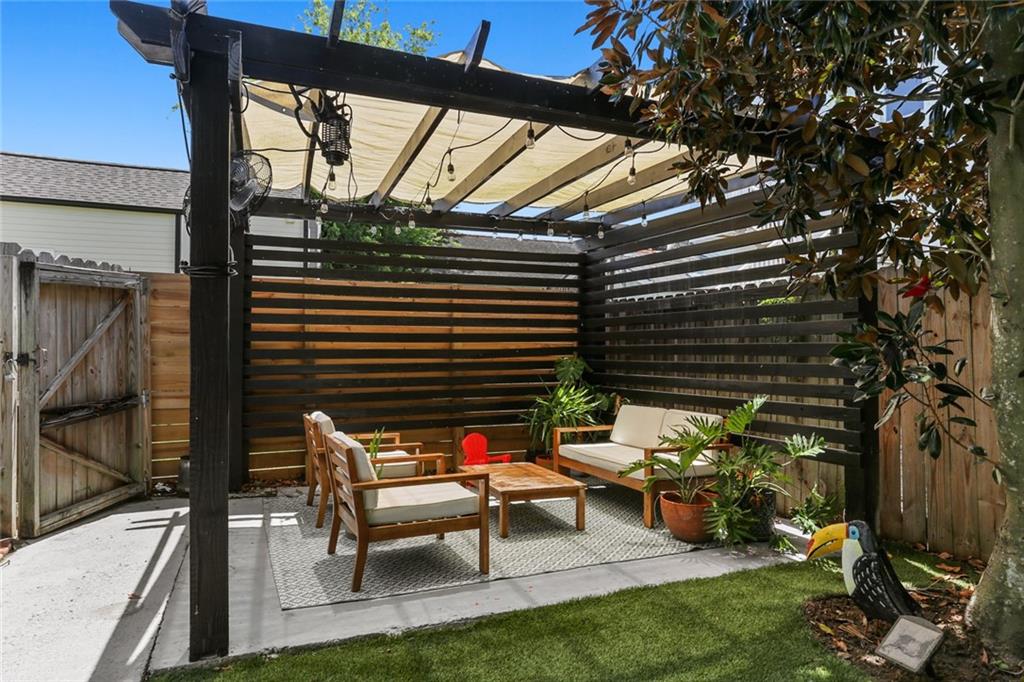 1928 DELACHAISE Street