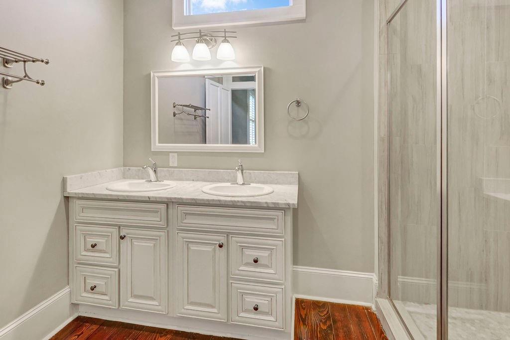 919 N DORGENOIS Street