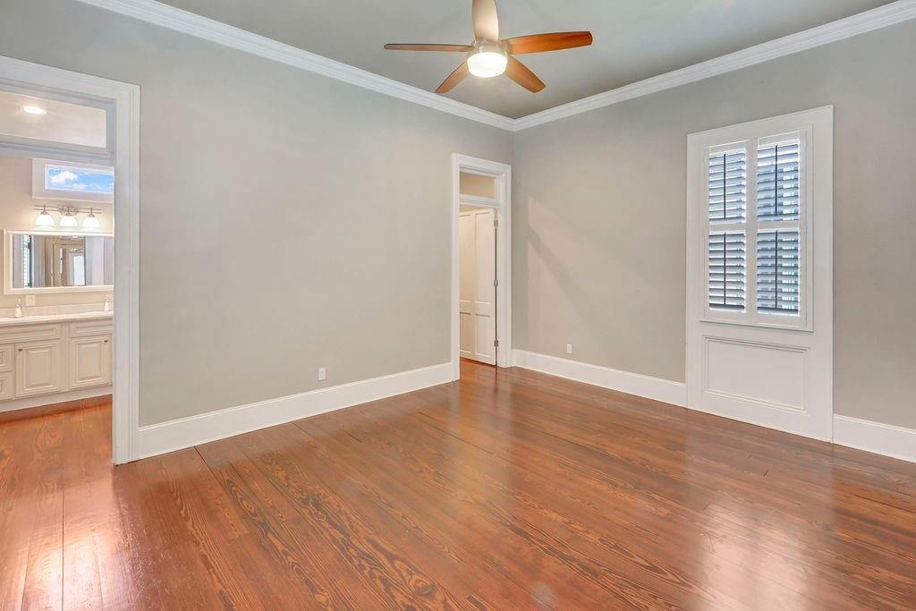 919 N DORGENOIS Street