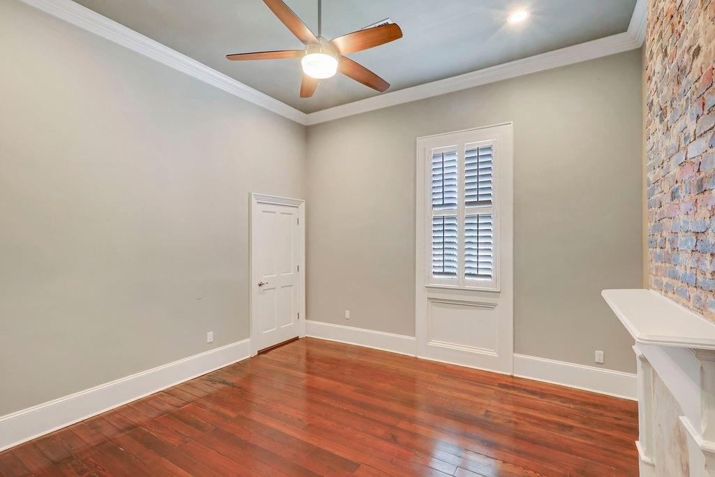 919 N DORGENOIS Street