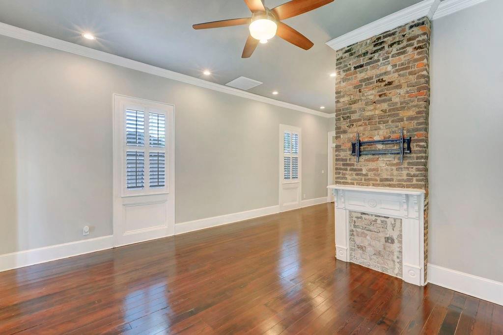 919 N DORGENOIS Street