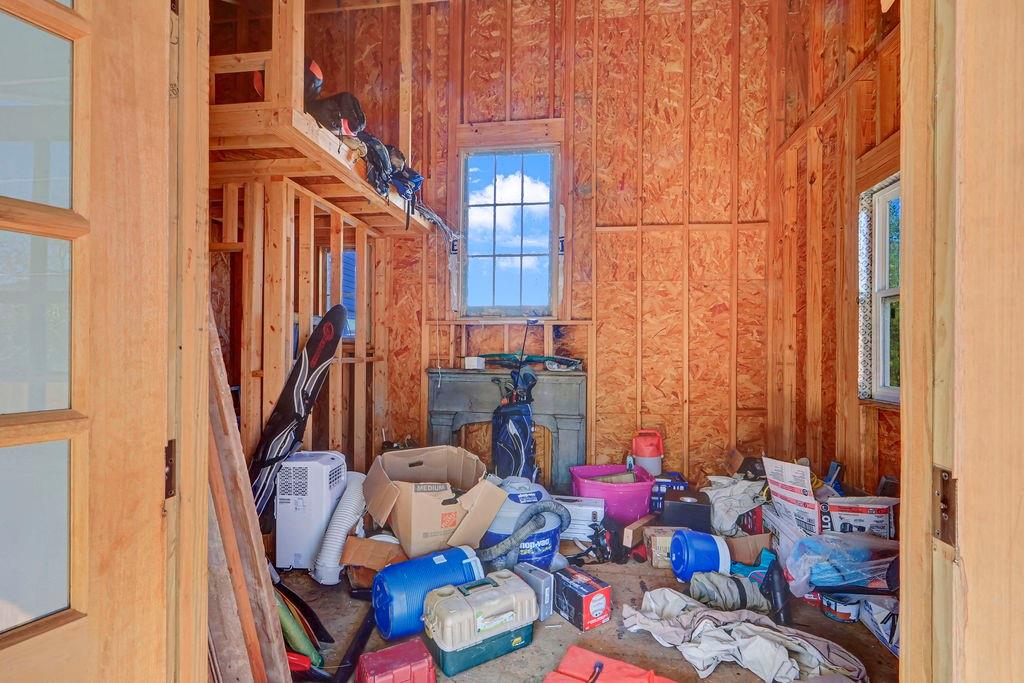 919 N DORGENOIS Street