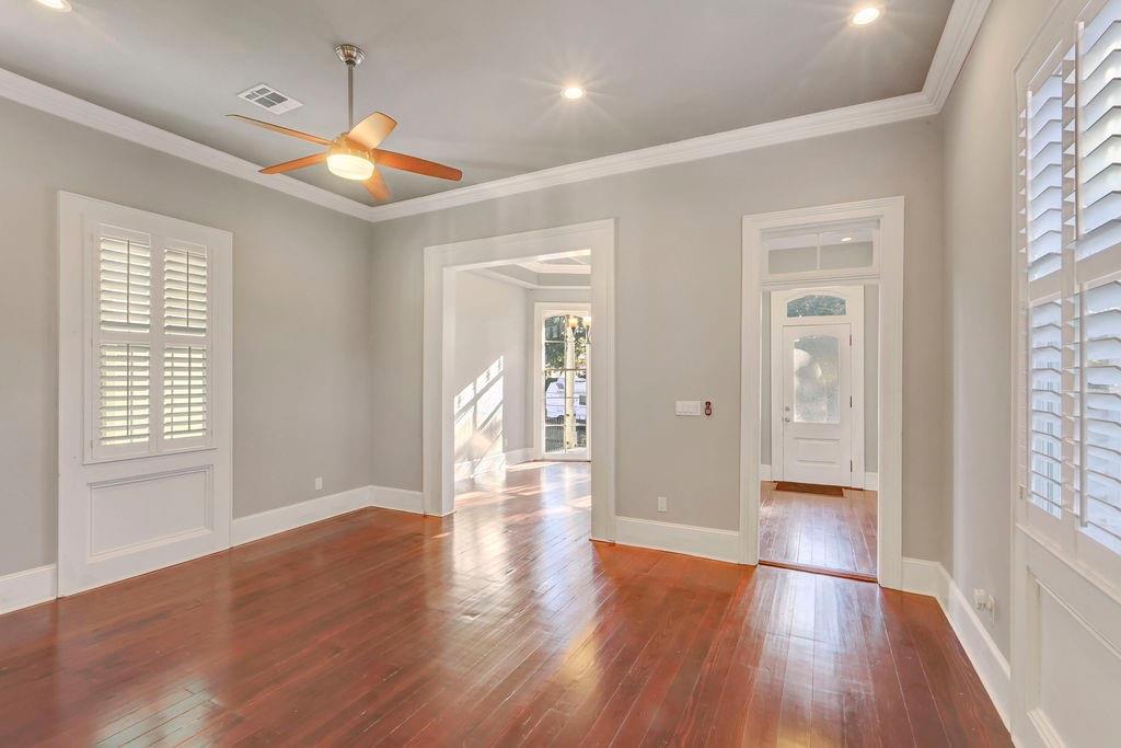 919 N DORGENOIS Street