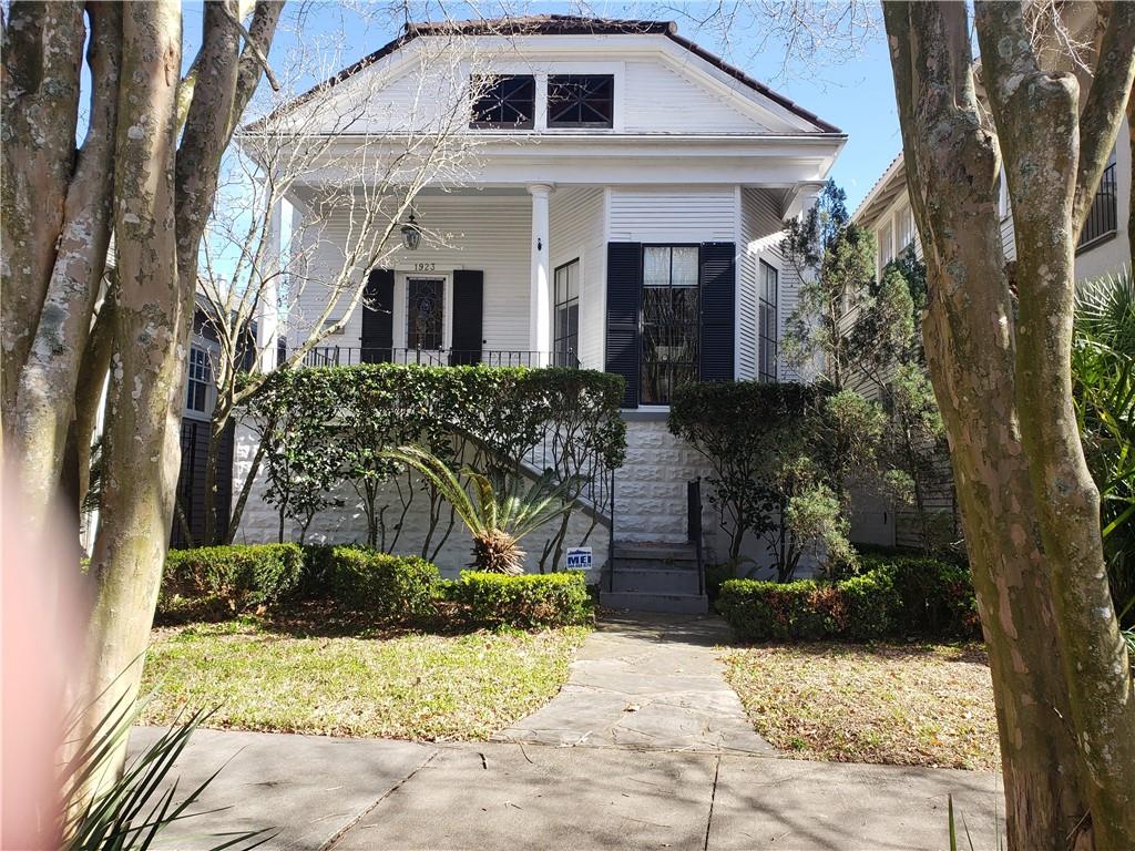 1921 UPPERLINE Street