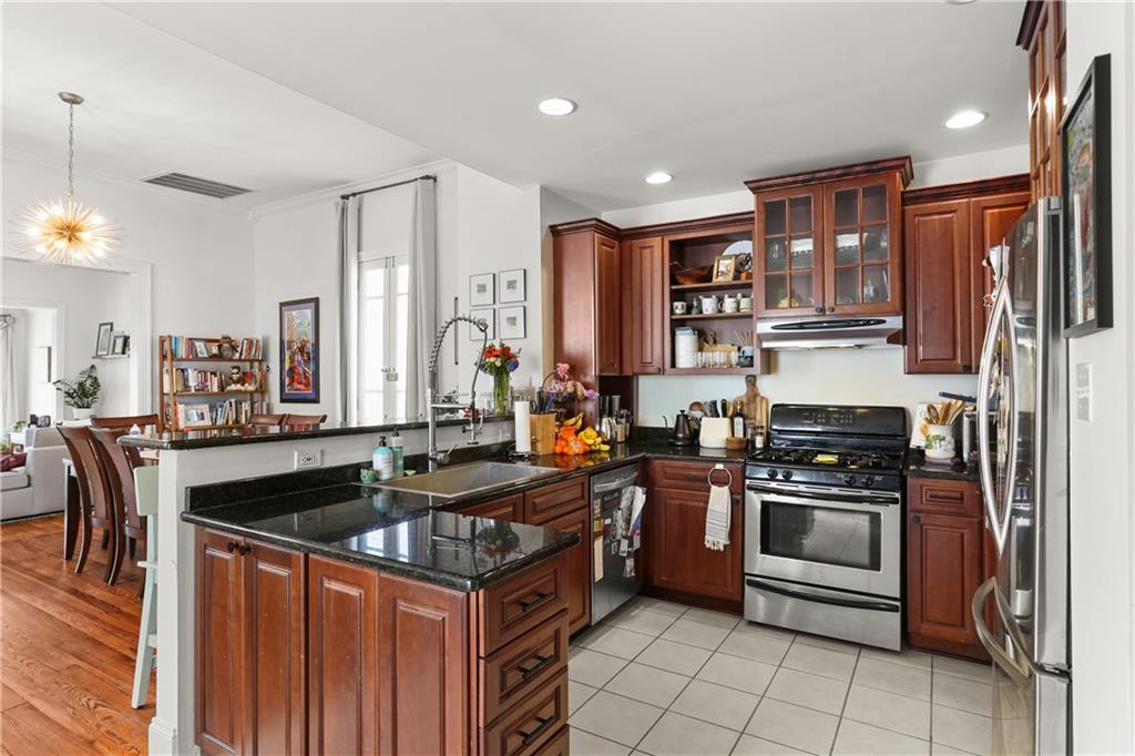 4719 CHESTNUT Street