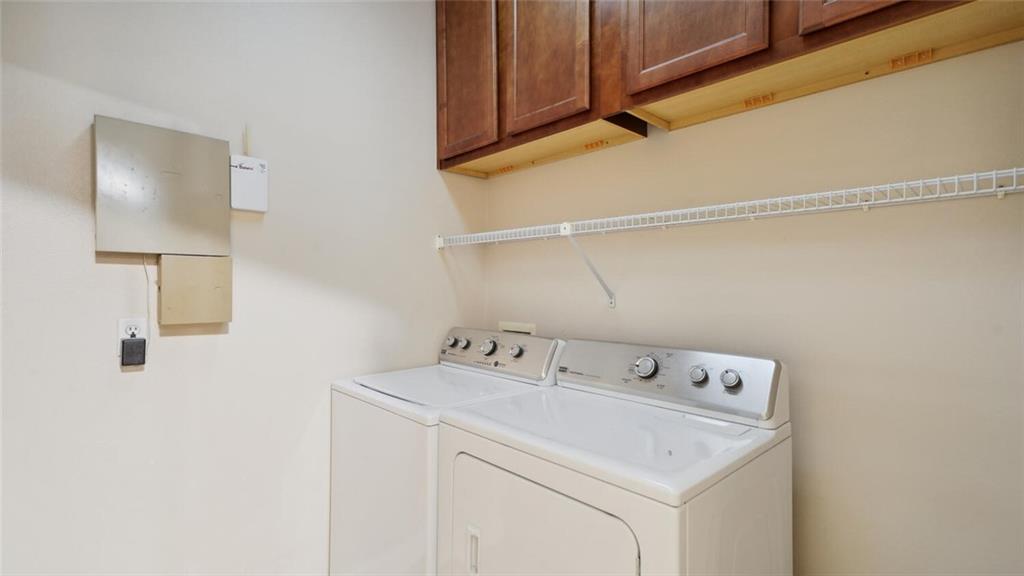 829 N WOODLAWN Avenue