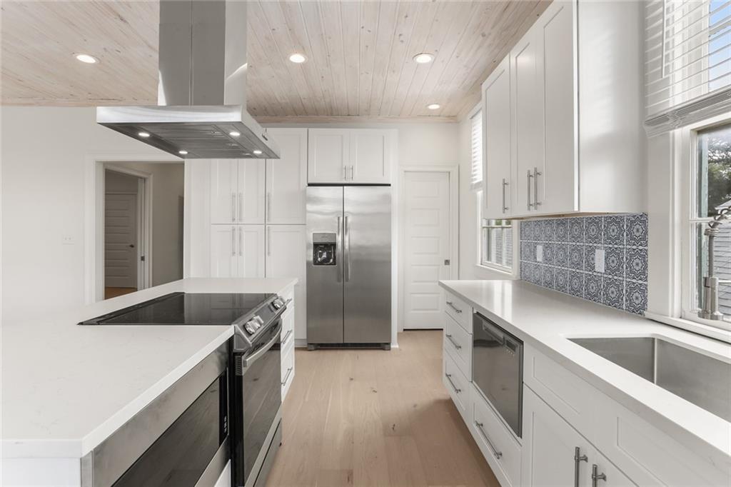 5529 MAGAZINE Street A