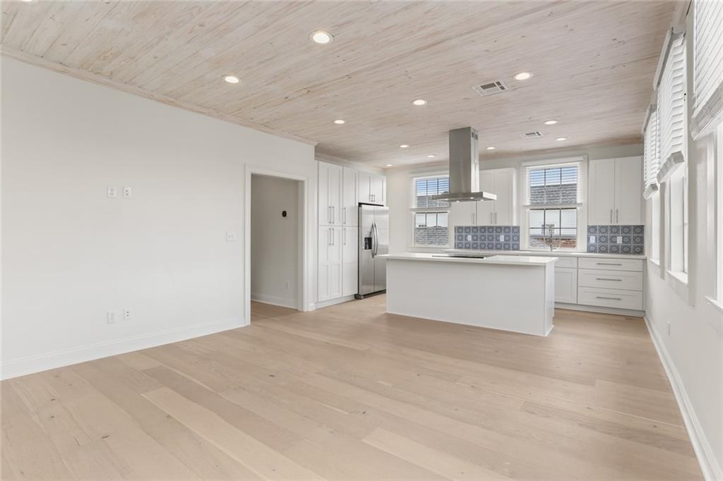 5529 MAGAZINE Street A