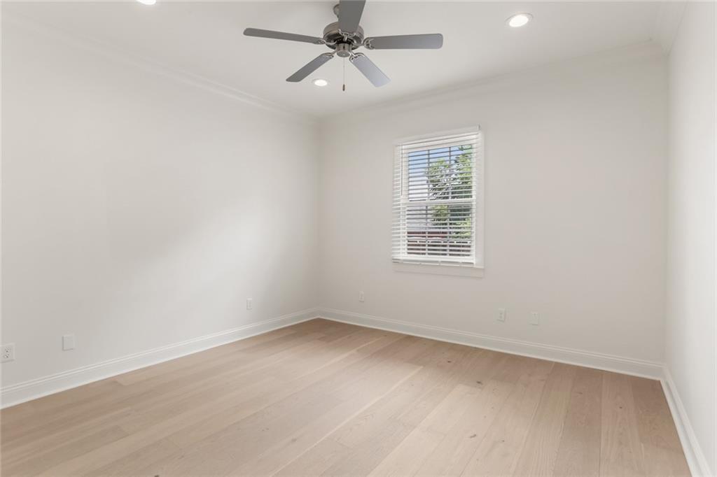 5529 MAGAZINE Street B