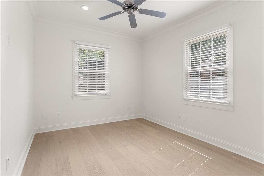 5529 MAGAZINE Street B