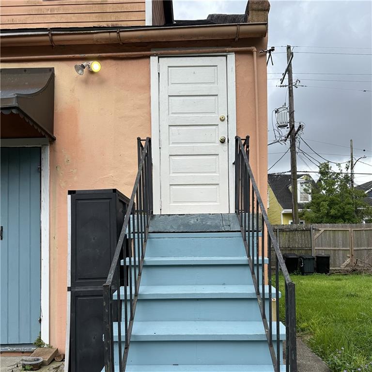 1819 DAUPHINE Street 3