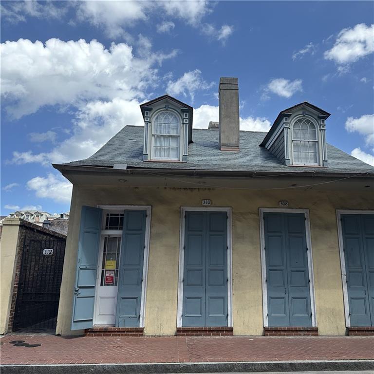 312 DAUPHINE Street